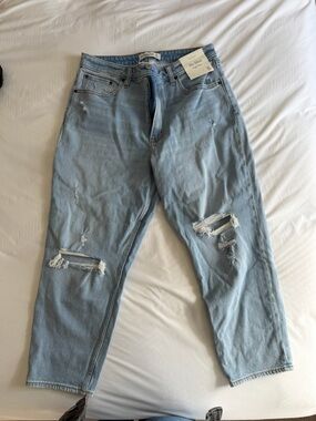 NWT Women’s Abercrombie & Fitch Blue High Rise Mom Jeans